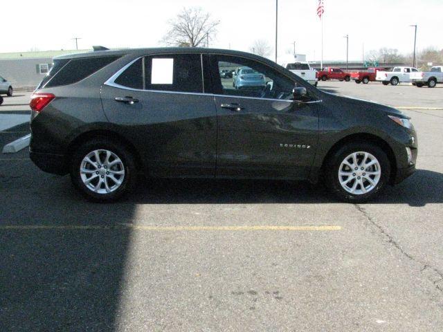 2018 Gray Chevrolet Equinox LT (2GNAXJEV1J6) with an 1.5L I-4 gasoline direct injection engine, Automatic transmission, located at 2443 Albert Pike, Hot Springs, AR, 71913, (501) 623-6255, 34.492222, -93.109993 - Photo#4