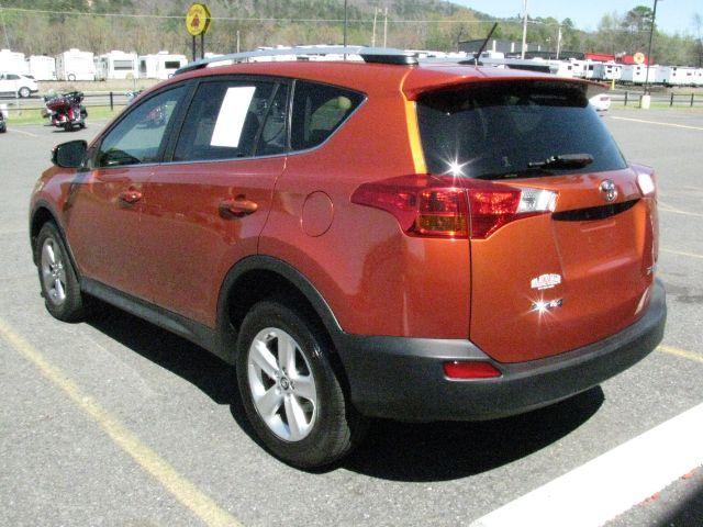 2015 Orange Toyota RAV4 XLE (JTMWFREV8FD) with an 2.5L I-4 DOHC engine, Automatic transmission, located at 2443 Albert Pike, Hot Springs, AR, 71913, (501) 623-6255, 34.492222, -93.109993 - Photo#2