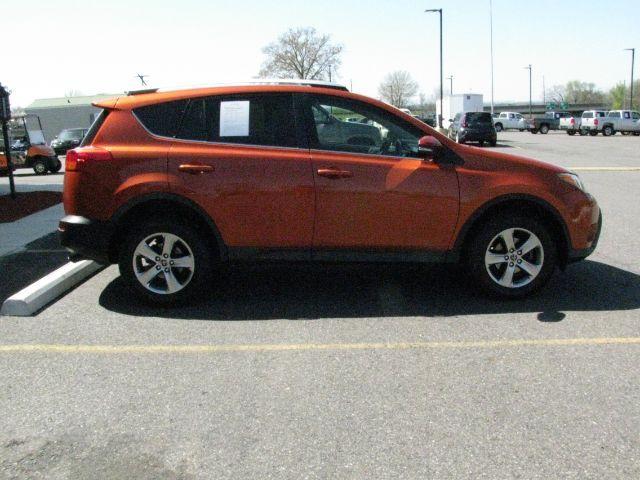 2015 Orange Toyota RAV4 XLE (JTMWFREV8FD) with an 2.5L I-4 DOHC engine, Automatic transmission, located at 2443 Albert Pike, Hot Springs, AR, 71913, (501) 623-6255, 34.492222, -93.109993 - Photo#4