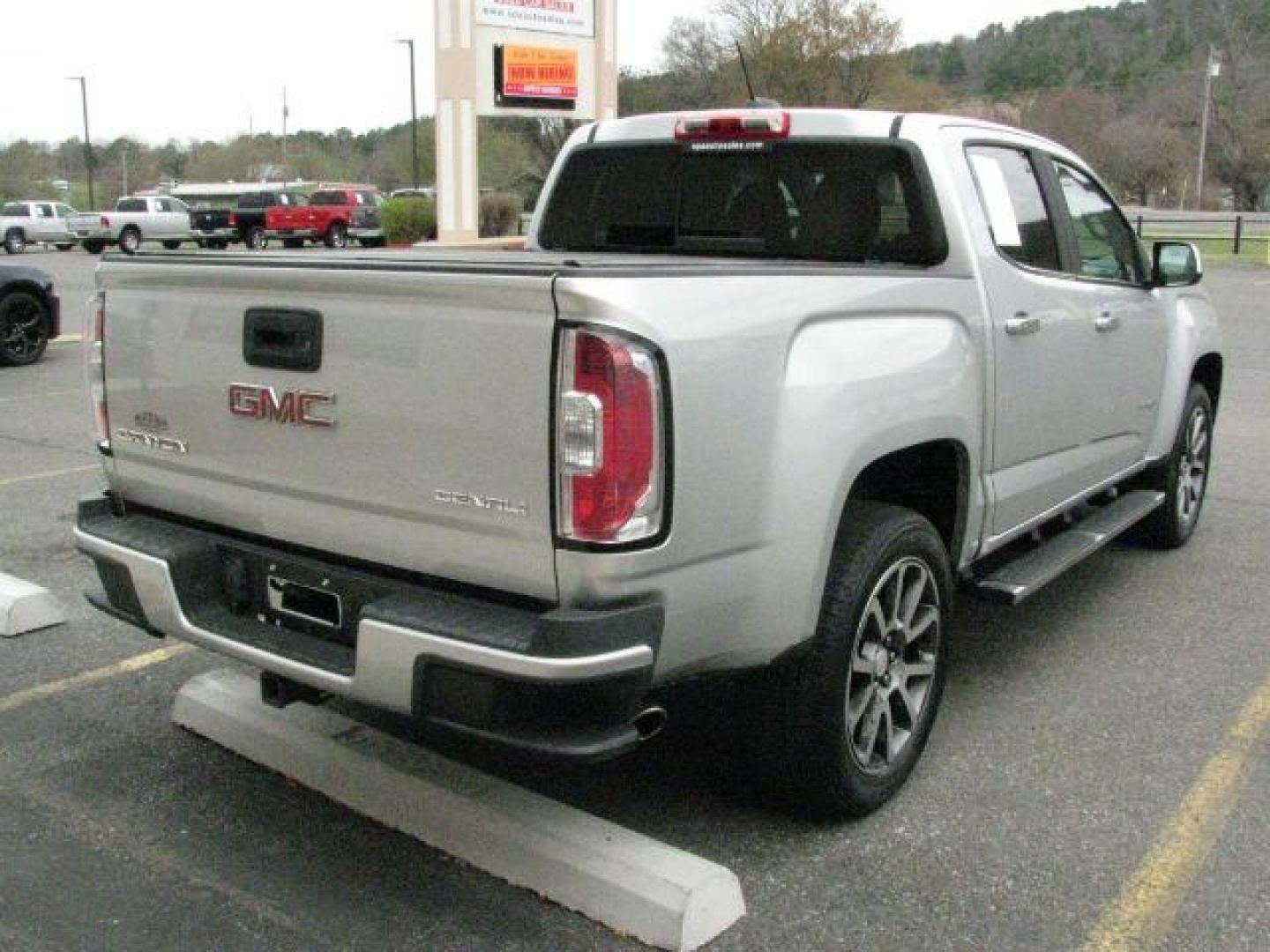 2018 Silver GMC Canyon Denali (1GTG6EEN9J1) with an 3.6L V-6 gasoline direct injection engine, Automatic transmission, located at 2443 Albert Pike, Hot Springs, AR, 71913, (501) 623-6255, 34.492222, -93.109993- Photo#3