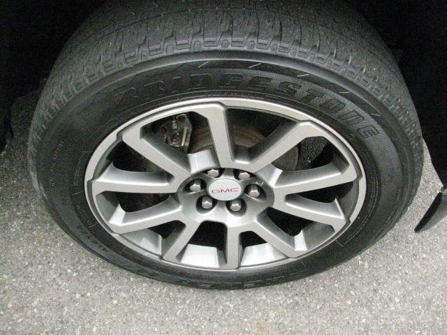 2018 Gray GMC Canyon Denali (1GTG6EEN9J1) with an 3.6L V-6 gasoline direct injection engine, Automatic transmission, located at 2443 Albert Pike, Hot Springs, AR, 71913, (501) 623-6255, 34.492222, -93.109993 - Photo#6