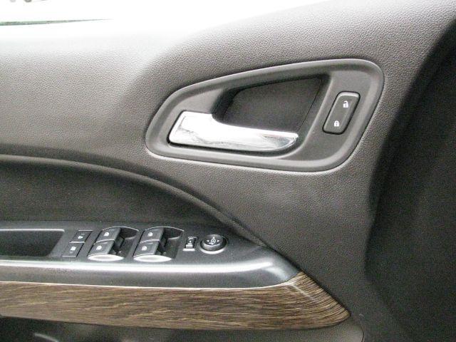 2018 Gray GMC Canyon Denali (1GTG6EEN9J1) with an 3.6L V-6 gasoline direct injection engine, Automatic transmission, located at 2443 Albert Pike, Hot Springs, AR, 71913, (501) 623-6255, 34.492222, -93.109993 - Photo#12