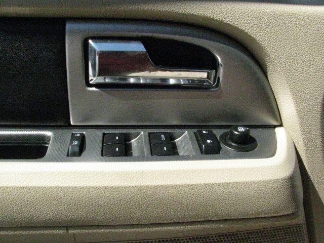 2016 White Ford Expedition EL XLT (1FMJK1HT6GE) with an EcoBoost 3.5L V-6 gasoline direct injection engine, Automatic transmission, located at 2443 Albert Pike, Hot Springs, AR, 71913, (501) 623-6255, 34.492222, -93.109993 - Photo#10