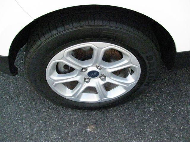 2018 White Ford EcoSport SE (MAJ6P1UL1JC) with an 2L I-4 gasoline direct injection engine, Automatic transmission, located at 2443 Albert Pike, Hot Springs, AR, 71913, (501) 623-6255, 34.492222, -93.109993 - Photo#6