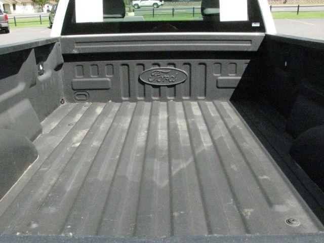 2020 White Ford F-150 XL (1FTMF1CB8LK) with an 3.3L V-6 port/direct injection engine, Automatic transmission, located at 2443 Albert Pike, Hot Springs, AR, 71913, (501) 623-6255, 34.492222, -93.109993 - Photo#3