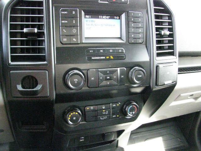 2020 White Ford F-150 XL (1FTMF1CB8LK) with an 3.3L V-6 port/direct injection engine, Automatic transmission, located at 2443 Albert Pike, Hot Springs, AR, 71913, (501) 623-6255, 34.492222, -93.109993 - Photo#9