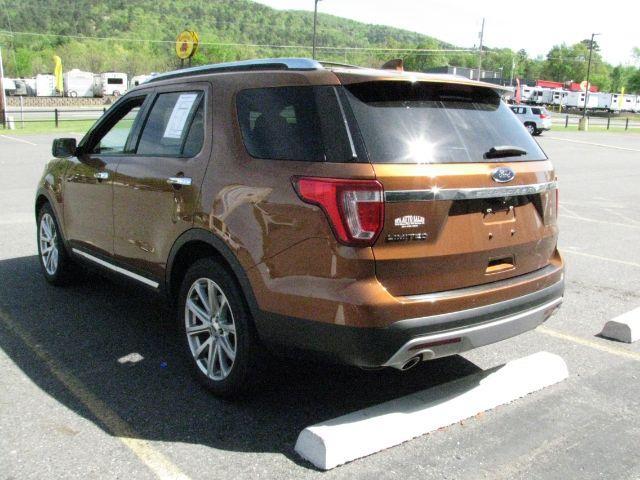 2017 Brown Ford Explorer Limited (1FM5K7F82HG) with an EcoBoost 2.3L I-4 gasoline direct injection engine, Automatic transmission, located at 2443 Albert Pike, Hot Springs, AR, 71913, (501) 623-6255, 34.492222, -93.109993 - Photo#3