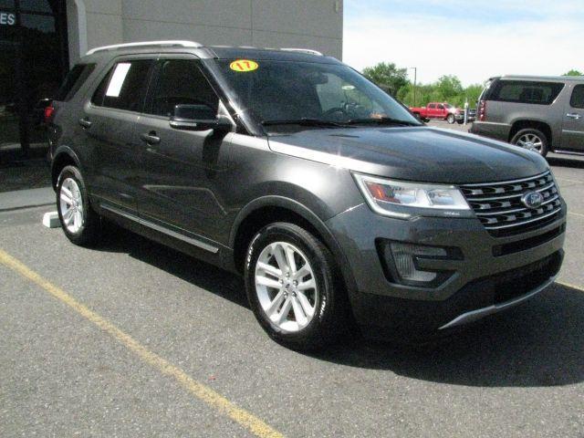 2017 Gray Ford Explorer XLT (1FM5K7D82HG) with an EcoBoost 2.3L I-4 gasoline direct injection engine, Automatic transmission, located at 2443 Albert Pike, Hot Springs, AR, 71913, (501) 623-6255, 34.492222, -93.109993 - Photo#0