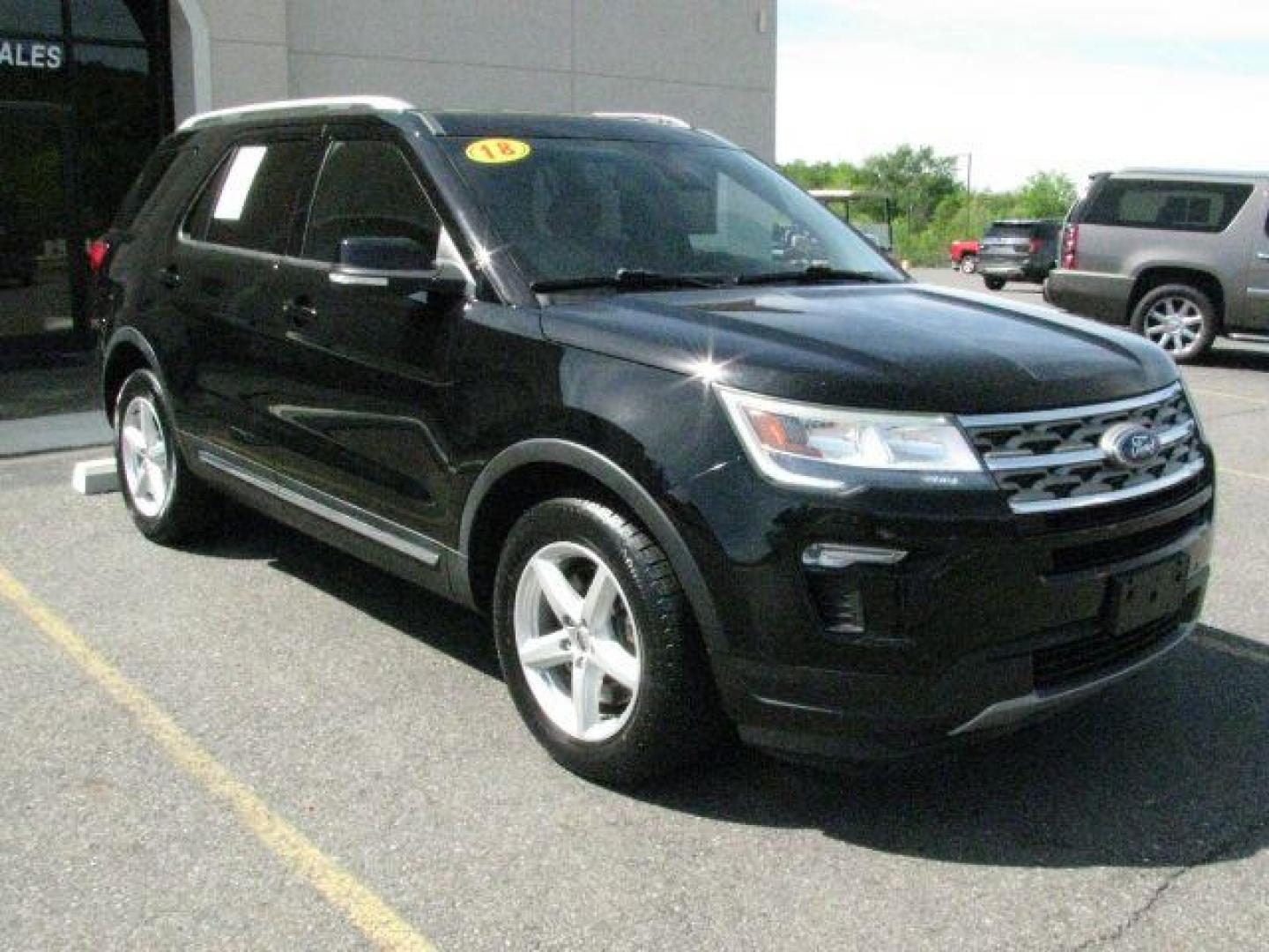 2018 Black Ford Explorer XLT (1FM5K7D80JG) with an 3.5L engine, Automatic transmission, located at 2443 Albert Pike, Hot Springs, AR, 71913, (501) 623-6255, 34.492222, -93.109993 - Photo#0