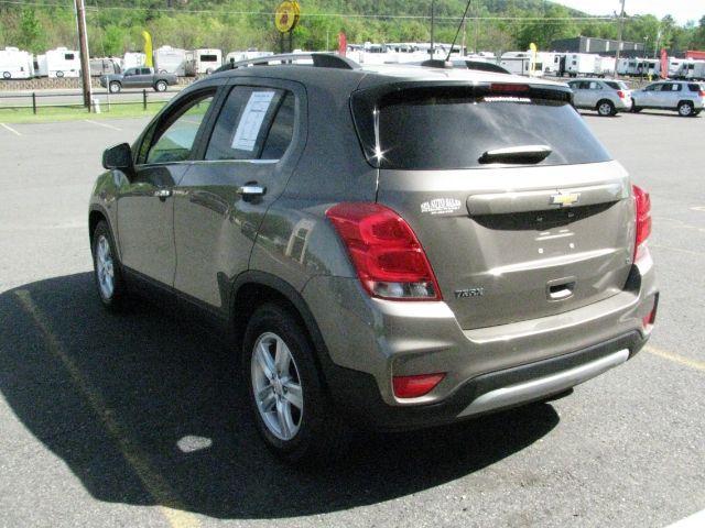 2020 Beige Chevrolet Trax FWD LT (KL7CJLSB8LB) with an ECOTEC 1.4L I-4 DOHC engine, Automatic transmission, located at 2443 Albert Pike, Hot Springs, AR, 71913, (501) 623-6255, 34.492222, -93.109993 - Photo#3