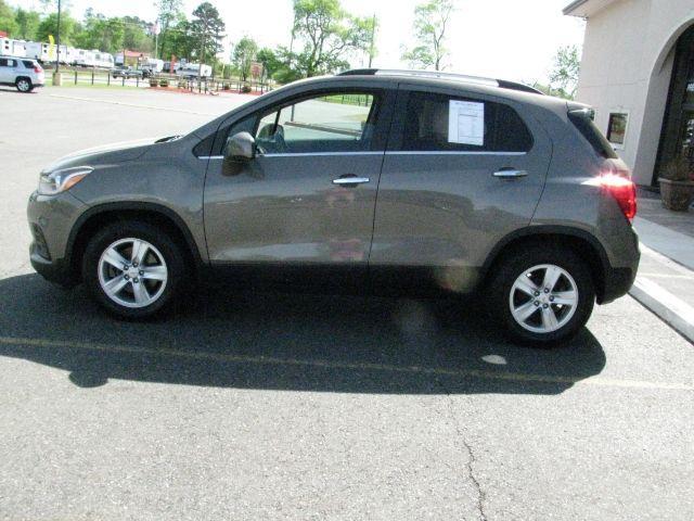 2020 Beige Chevrolet Trax FWD LT (KL7CJLSB8LB) with an ECOTEC 1.4L I-4 DOHC engine, Automatic transmission, located at 2443 Albert Pike, Hot Springs, AR, 71913, (501) 623-6255, 34.492222, -93.109993 - Photo#4