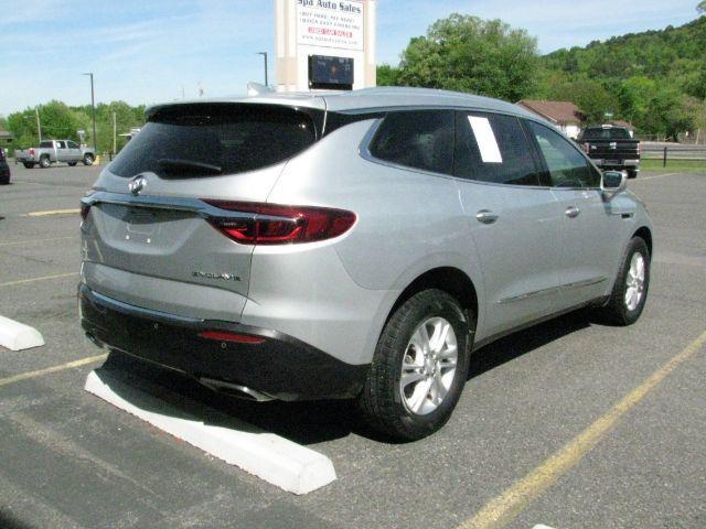 2018 Silver Buick Enclave Essence (5GAERBKWXJJ) with an 3.6L V-6 gasoline direct injection engine, Automatic transmission, located at 2443 Albert Pike, Hot Springs, AR, 71913, (501) 623-6255, 34.492222, -93.109993 - Photo#2