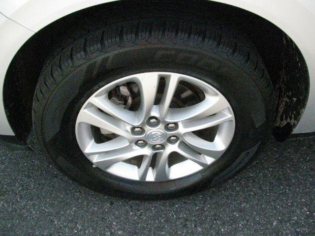 2018 Silver Buick Enclave Essence (5GAERBKWXJJ) with an 3.6L V-6 gasoline direct injection engine, Automatic transmission, located at 2443 Albert Pike, Hot Springs, AR, 71913, (501) 623-6255, 34.492222, -93.109993 - Photo#6