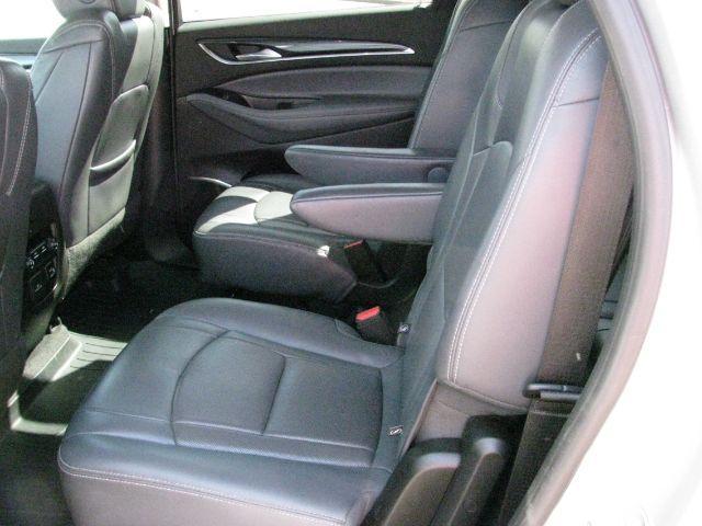 2018 Silver Buick Enclave Essence (5GAERBKWXJJ) with an 3.6L V-6 gasoline direct injection engine, Automatic transmission, located at 2443 Albert Pike, Hot Springs, AR, 71913, (501) 623-6255, 34.492222, -93.109993 - Photo#7