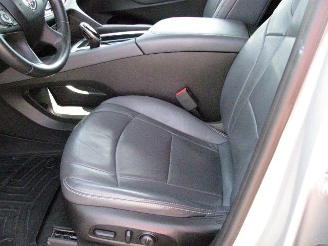 2018 Silver Buick Enclave Essence (5GAERBKWXJJ) with an 3.6L V-6 gasoline direct injection engine, Automatic transmission, located at 2443 Albert Pike, Hot Springs, AR, 71913, (501) 623-6255, 34.492222, -93.109993 - Photo#8