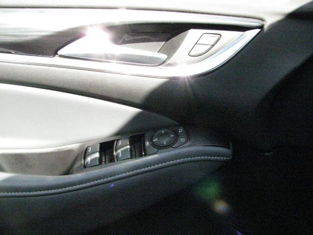 2018 Silver Buick Enclave Essence (5GAERBKWXJJ) with an 3.6L V-6 gasoline direct injection engine, Automatic transmission, located at 2443 Albert Pike, Hot Springs, AR, 71913, (501) 623-6255, 34.492222, -93.109993 - Photo#10