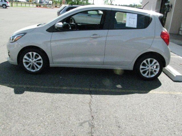 2020 Creme Chevrolet Spark FWD 1LT Automatic (KL8CD6SA9LC) with an 1.4L I-4 DOHC engine, Automatic transmission, located at 2443 Albert Pike, Hot Springs, AR, 71913, (501) 623-6255, 34.492222, -93.109993 - Photo#4