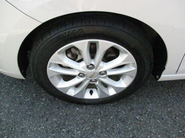 2020 Creme Chevrolet Spark FWD 1LT Automatic (KL8CD6SA9LC) with an 1.4L I-4 DOHC engine, Automatic transmission, located at 2443 Albert Pike, Hot Springs, AR, 71913, (501) 623-6255, 34.492222, -93.109993 - Photo#6