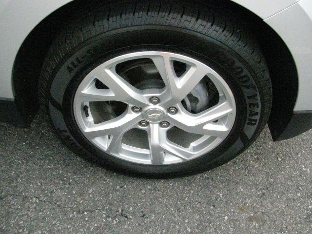 2020 Silver Chevrolet Equinox FWD LT 1.5L Turbo (3GNAXKEV1LS) with an 1.5L I-4 gasoline direct injection engine, Automatic transmission, located at 2443 Albert Pike, Hot Springs, AR, 71913, (501) 623-6255, 34.492222, -93.109993 - Photo#6