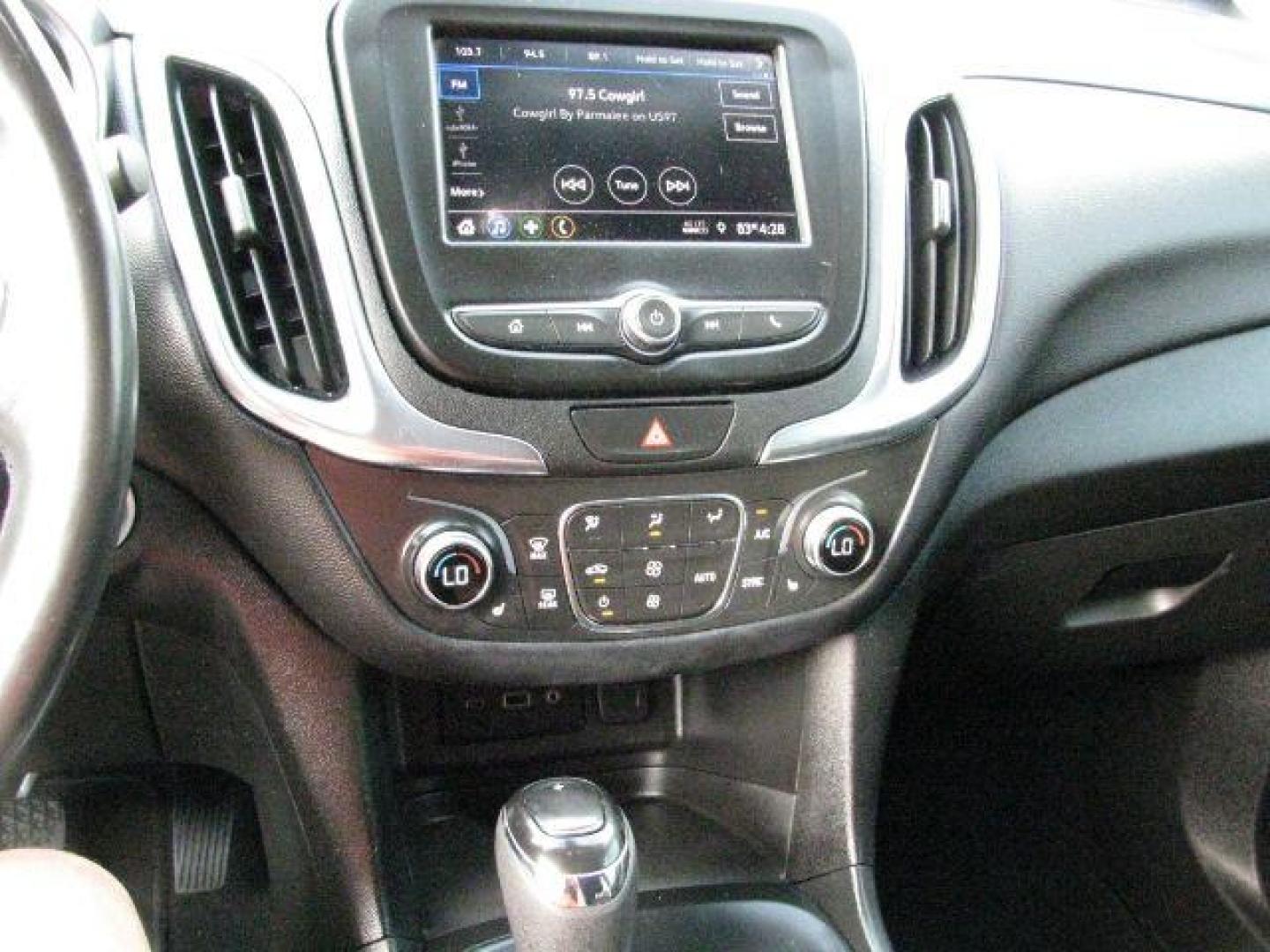 2020 Silver Chevrolet Equinox FWD LT 1.5L Turbo (3GNAXKEV1LS) with an 1.5L I-4 gasoline direct injection engine, Automatic transmission, located at 2443 Albert Pike, Hot Springs, AR, 71913, (501) 623-6255, 34.492222, -93.109993- Photo#9