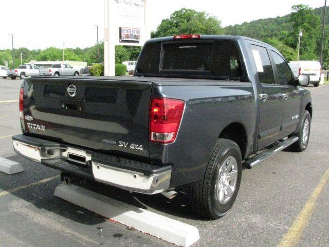 2013 Gray Nissan Titan SV (1N6BA0EC2DN) with an Endurance 5.6L V-8 DOHC engine, Automatic transmission, located at 2443 Albert Pike, Hot Springs, AR, 71913, (501) 623-6255, 34.492222, -93.109993 - Photo#2