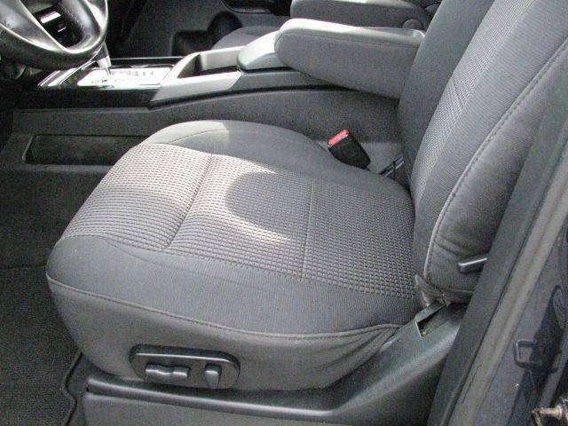 2013 Gray Nissan Titan SV (1N6BA0EC2DN) with an Endurance 5.6L V-8 DOHC engine, Automatic transmission, located at 2443 Albert Pike, Hot Springs, AR, 71913, (501) 623-6255, 34.492222, -93.109993 - Photo#8