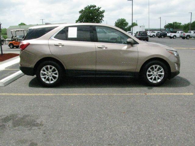 2019 Brown Chevrolet Equinox LT (2GNAXKEV7K6) with an 1.5L I-4 gasoline direct injection engine, Automatic transmission, located at 2443 Albert Pike, Hot Springs, AR, 71913, (501) 623-6255, 34.492222, -93.109993 - Photo#4