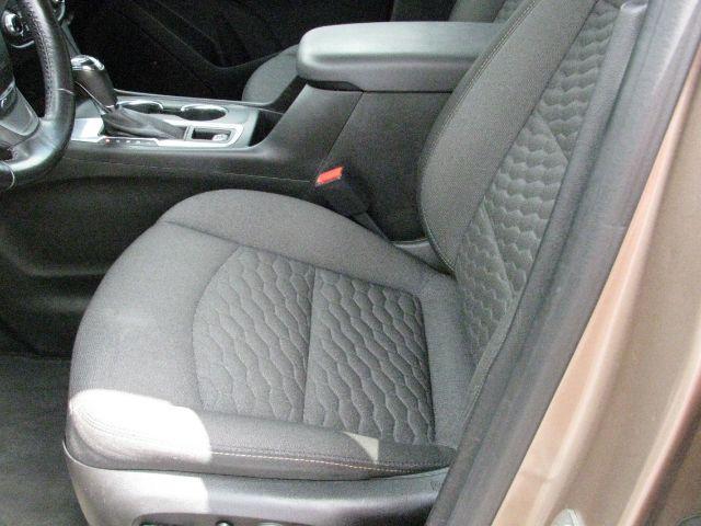 2019 Brown Chevrolet Equinox LT (2GNAXKEV7K6) with an 1.5L I-4 gasoline direct injection engine, Automatic transmission, located at 2443 Albert Pike, Hot Springs, AR, 71913, (501) 623-6255, 34.492222, -93.109993 - Photo#8