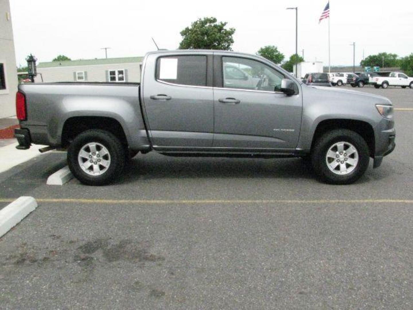 2019 Gray Chevrolet Colorado WT (1GCGSBEA3K1) with an 2.5L I-4 gasoline direct injection engine, Automatic transmission, located at 2443 Albert Pike, Hot Springs, AR, 71913, (501) 623-6255, 34.492222, -93.109993- Photo#1