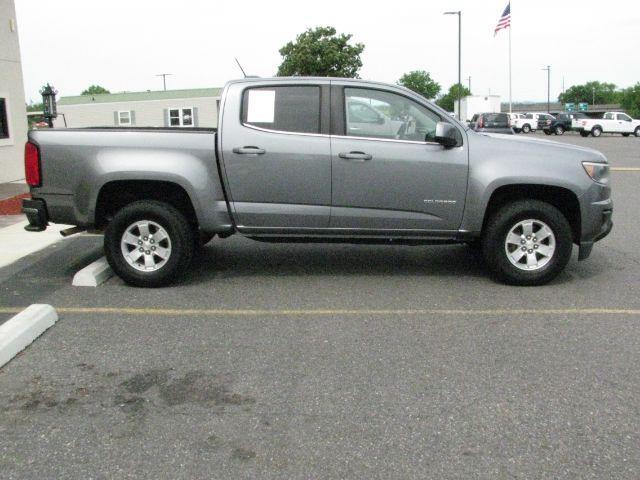 2019 Gray Chevrolet Colorado WT (1GCGSBEA3K1) with an 2.5L I-4 gasoline direct injection engine, Automatic transmission, located at 2443 Albert Pike, Hot Springs, AR, 71913, (501) 623-6255, 34.492222, -93.109993 - Photo#1