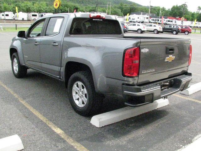 2019 Gray Chevrolet Colorado WT (1GCGSBEA3K1) with an 2.5L I-4 gasoline direct injection engine, Automatic transmission, located at 2443 Albert Pike, Hot Springs, AR, 71913, (501) 623-6255, 34.492222, -93.109993 - Photo#4