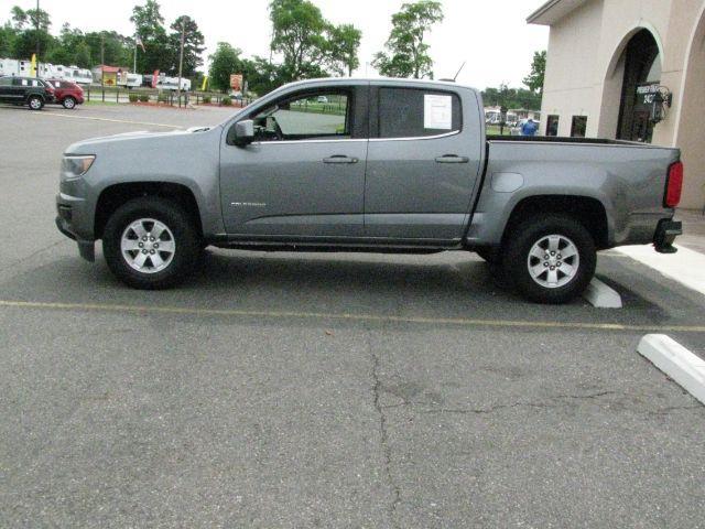 2019 Gray Chevrolet Colorado WT (1GCGSBEA3K1) with an 2.5L I-4 gasoline direct injection engine, Automatic transmission, located at 2443 Albert Pike, Hot Springs, AR, 71913, (501) 623-6255, 34.492222, -93.109993 - Photo#5