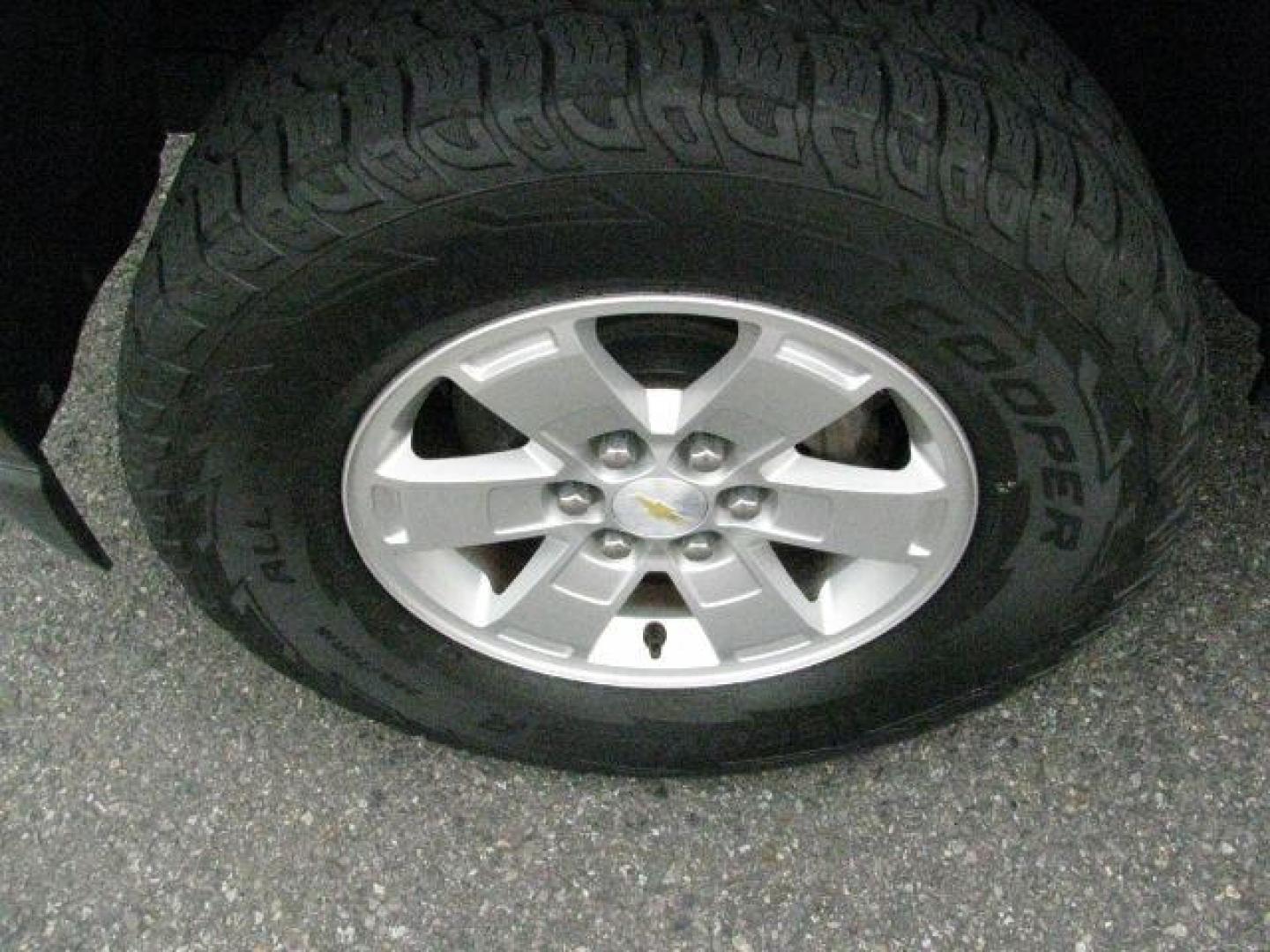 2019 Gray Chevrolet Colorado WT (1GCGSBEA3K1) with an 2.5L I-4 gasoline direct injection engine, Automatic transmission, located at 2443 Albert Pike, Hot Springs, AR, 71913, (501) 623-6255, 34.492222, -93.109993- Photo#7