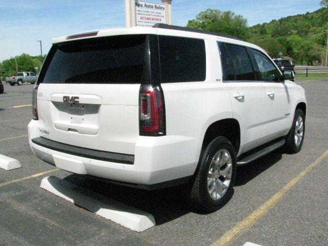2016 White GMC Yukon SLT (1GKS1BKC9GR) with an EcoTec3 5.3L V-8 gasoline direct injection engine, Automatic transmission, located at 2443 Albert Pike, Hot Springs, AR, 71913, (501) 623-6255, 34.492222, -93.109993 - Photo#2