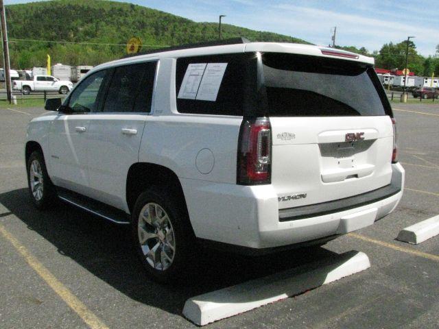 2016 White GMC Yukon SLT (1GKS1BKC9GR) with an EcoTec3 5.3L V-8 gasoline direct injection engine, Automatic transmission, located at 2443 Albert Pike, Hot Springs, AR, 71913, (501) 623-6255, 34.492222, -93.109993 - Photo#3