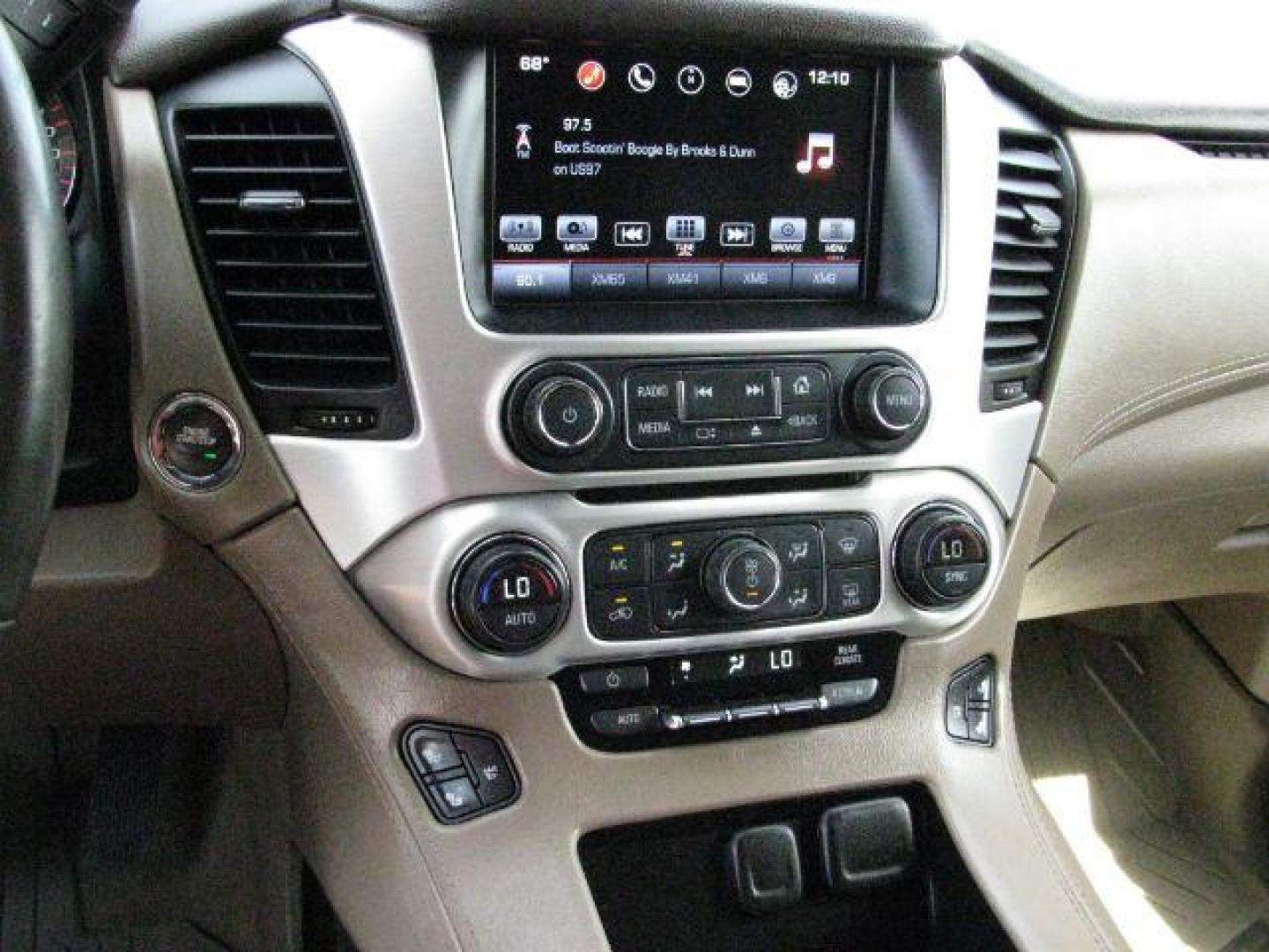 2016 White GMC Yukon SLT (1GKS1BKC9GR) with an EcoTec3 5.3L V-8 gasoline direct injection engine, Automatic transmission, located at 2443 Albert Pike, Hot Springs, AR, 71913, (501) 623-6255, 34.492222, -93.109993- Photo#9