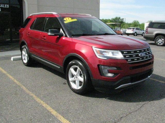 2017 Ford Explorer XLT 4WD's photo