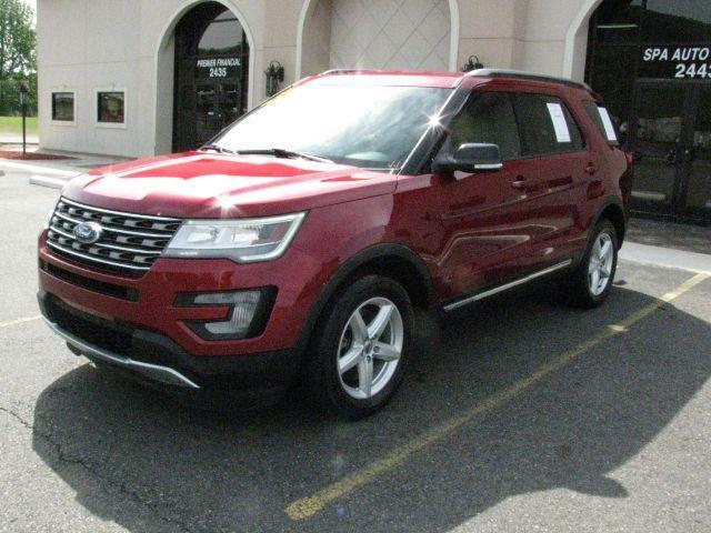 2017 Maroon Ford Explorer XLT (1FM5K8D83HG) with an 3.5L engine, Automatic transmission, located at 2443 Albert Pike, Hot Springs, AR, 71913, (501) 623-6255, 34.492222, -93.109993 - Photo#5