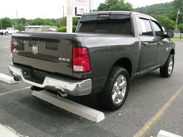 2016 Gray Ram 1500 Big Horn (1C6RR7LT4GS) with an HEMI 5.7L V-8 variable valve control engine, Automatic transmission, located at 2443 Albert Pike, Hot Springs, AR, 71913, (501) 623-6255, 34.492222, -93.109993 - Photo#3