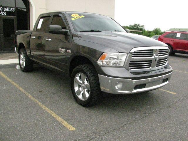 2016 Gray Ram 1500 Big Horn (1C6RR7LT4GS) with an HEMI 5.7L V-8 variable valve control engine, Automatic transmission, located at 2443 Albert Pike, Hot Springs, AR, 71913, (501) 623-6255, 34.492222, -93.109993 - Photo#5