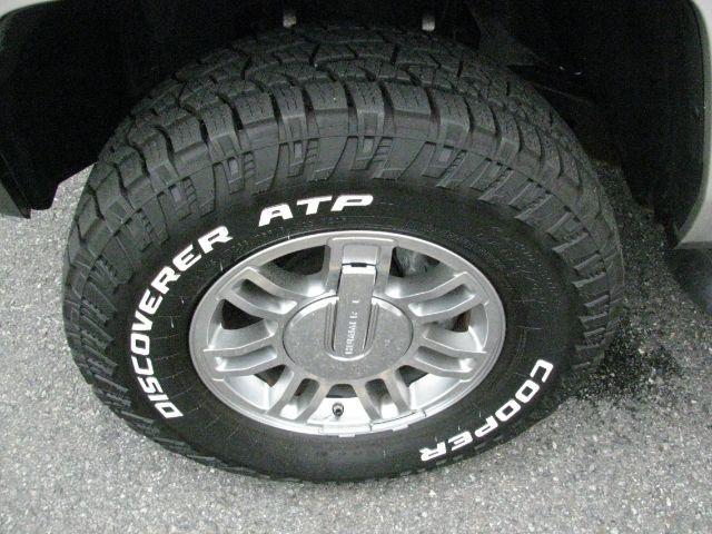 2008 Pewter HUMMER H3 SUV Base (5GTEN13E888) with an 3.7L engine, Automatic transmission, located at 2443 Albert Pike, Hot Springs, AR, 71913, (501) 623-6255, 34.492222, -93.109993 - Photo#6