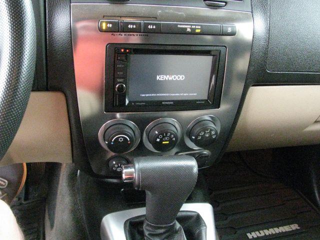2008 Pewter HUMMER H3 SUV Base (5GTEN13E888) with an 3.7L engine, Automatic transmission, located at 2443 Albert Pike, Hot Springs, AR, 71913, (501) 623-6255, 34.492222, -93.109993 - Photo#9