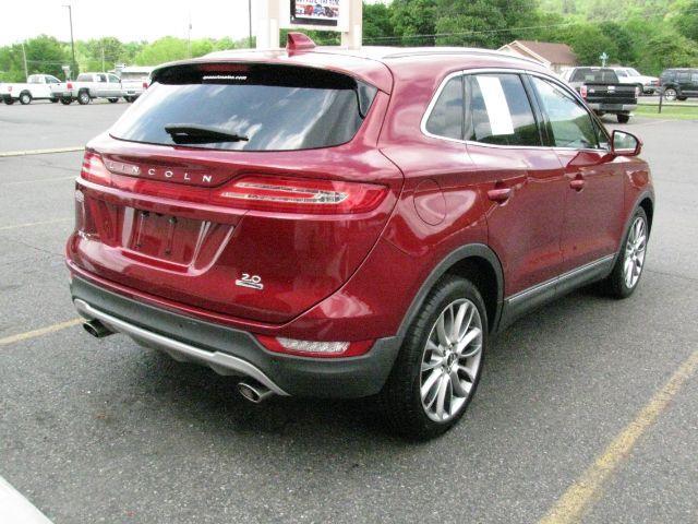 2016 Maroon Lincoln MKC Reserve (5LMCJ3C95GU) with an EcoBoost 2L I-4 gasoline direct injection engine, Automatic transmission, located at 2443 Albert Pike, Hot Springs, AR, 71913, (501) 623-6255, 34.492222, -93.109993 - Photo#3