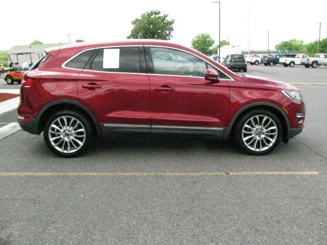 2016 Maroon Lincoln MKC Reserve (5LMCJ3C95GU) with an EcoBoost 2L I-4 gasoline direct injection engine, Automatic transmission, located at 2443 Albert Pike, Hot Springs, AR, 71913, (501) 623-6255, 34.492222, -93.109993 - Photo#4