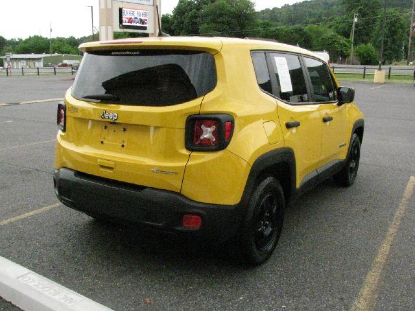 2018 Yellow Jeep Renegade Sport FWD (ZACCJAABXJP) with an Tigershark MultiAir 2.4L I-4 variable valve contro engine, Automatic transmission, located at 2443 Albert Pike, Hot Springs, AR, 71913, (501) 623-6255, 34.492222, -93.109993- Photo#3