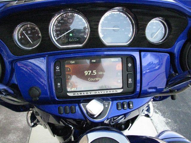 2017 Blue Harley-Davidson CVO Street Glide CVO (1HD1PXF13HB) with an 1868cc engine, Manual transmission, located at 2443 Albert Pike, Hot Springs, AR, 71913, (501) 623-6255, 34.492222, -93.109993 - Photo#8