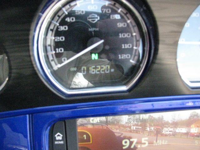 2017 Blue Harley-Davidson CVO Street Glide CVO (1HD1PXF13HB) with an 1868cc engine, Manual transmission, located at 2443 Albert Pike, Hot Springs, AR, 71913, (501) 623-6255, 34.492222, -93.109993 - Photo#9