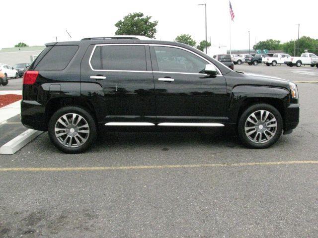 2016 Black GMC Terrain Denali (2GKFLVE32G6) with an 3.6L V-6 gasoline direct injection engine, Automatic transmission, located at 2443 Albert Pike, Hot Springs, AR, 71913, (501) 623-6255, 34.492222, -93.109993 - Photo#4