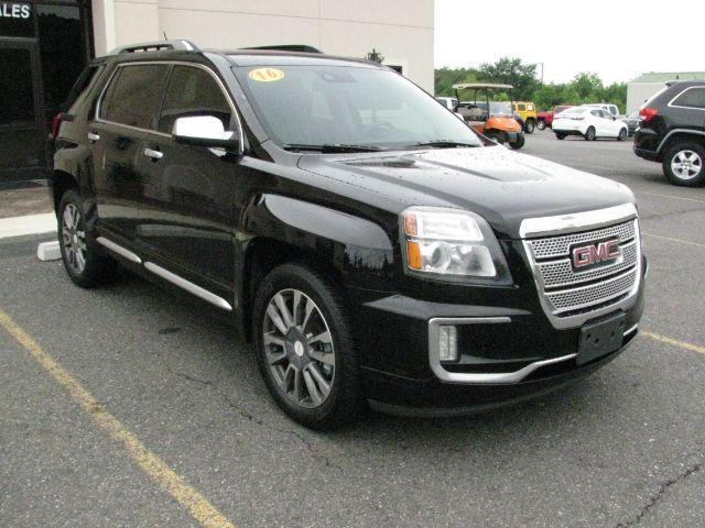 2016 Black GMC Terrain Denali (2GKFLVE32G6) with an 3.6L V-6 gasoline direct injection engine, Automatic transmission, located at 2443 Albert Pike, Hot Springs, AR, 71913, (501) 623-6255, 34.492222, -93.109993 - Photo#5