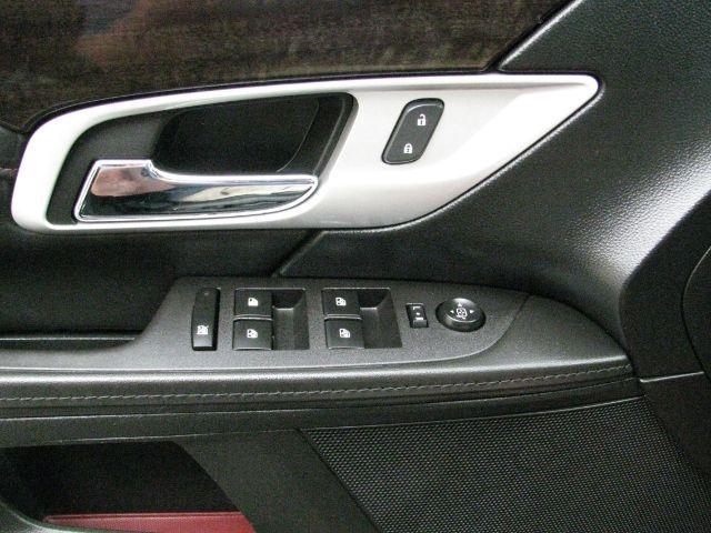 2016 Black GMC Terrain Denali (2GKFLVE32G6) with an 3.6L V-6 gasoline direct injection engine, Automatic transmission, located at 2443 Albert Pike, Hot Springs, AR, 71913, (501) 623-6255, 34.492222, -93.109993 - Photo#10